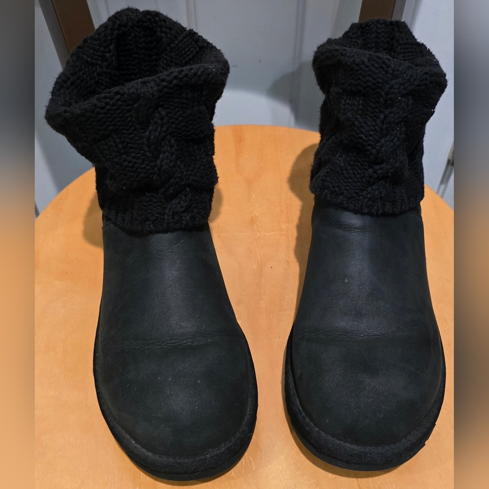 Women's UGG Black Cassidee Cable Knit Shaft Suede Upper Size 7